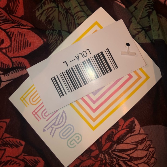 Lola - Picture 3 of 4